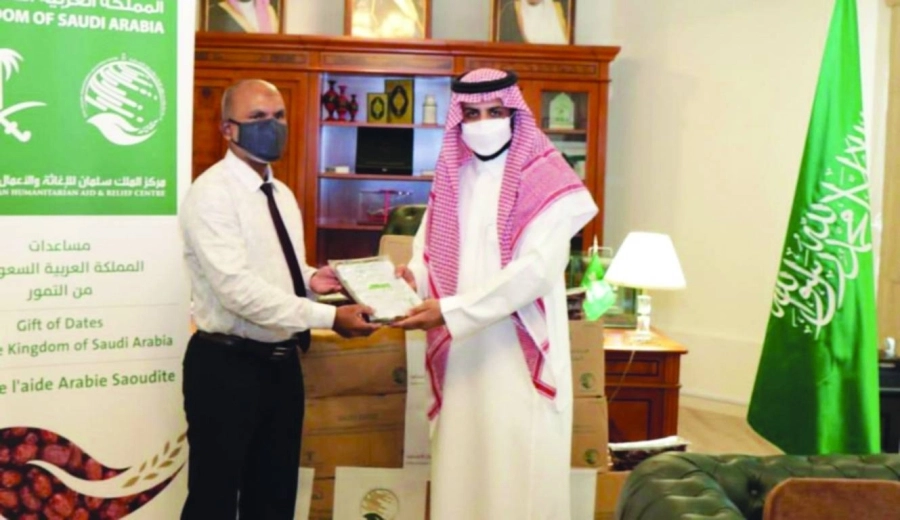 



من مراسم التسليم        (واس)