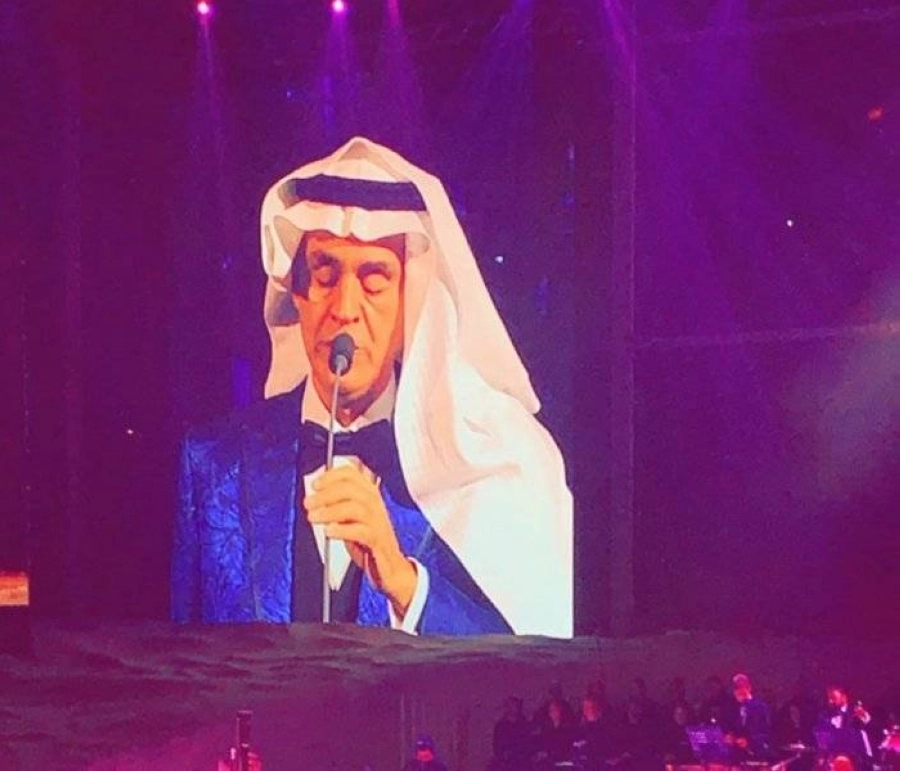 بوتشيلي بالعقال السعودي في حفلة مهرجان شتاء طنطورة (مكة)