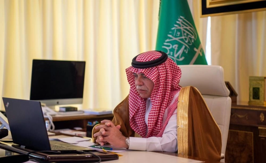 






ماجد القصبي خلال ترؤسه الاجتماعين                          (واس)