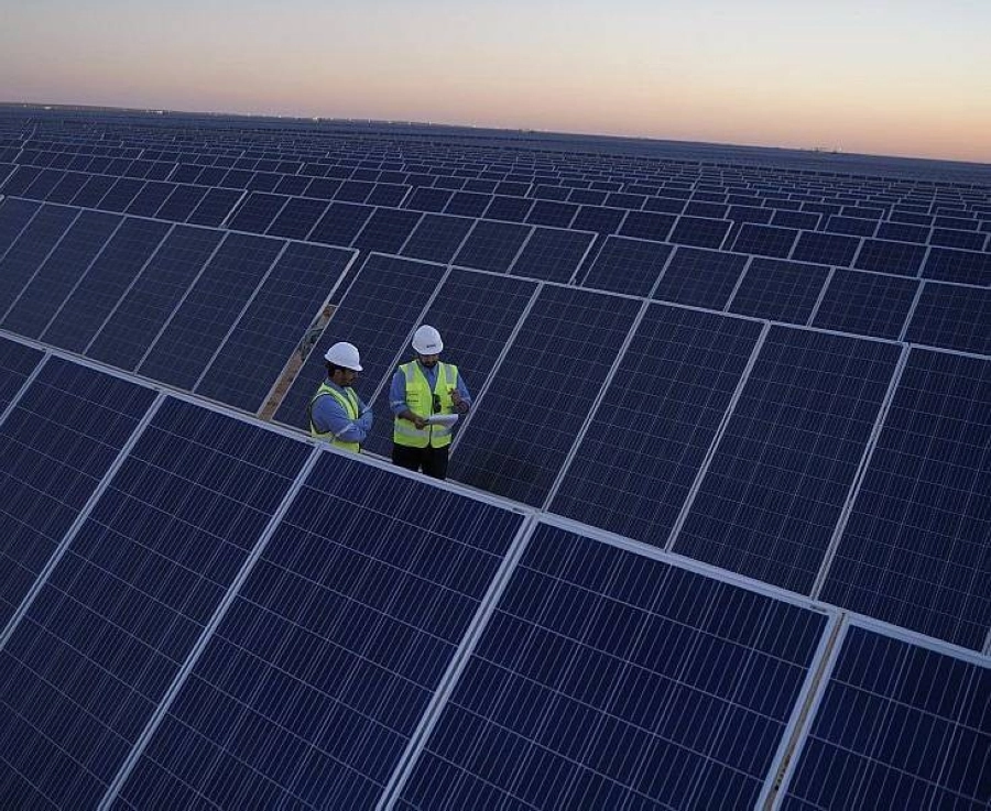 افتتاح مشروع محطة سكاكا لإنتاج الكهرباء من الطاقة الشمسية وتوقيع اتفاقيات شراء الطاقة لـ( 7 ) مشروعات جديدة (واس)