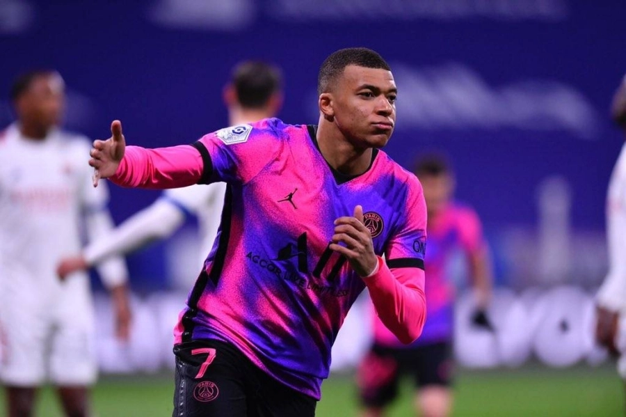 كيليان مبابي (مكة)