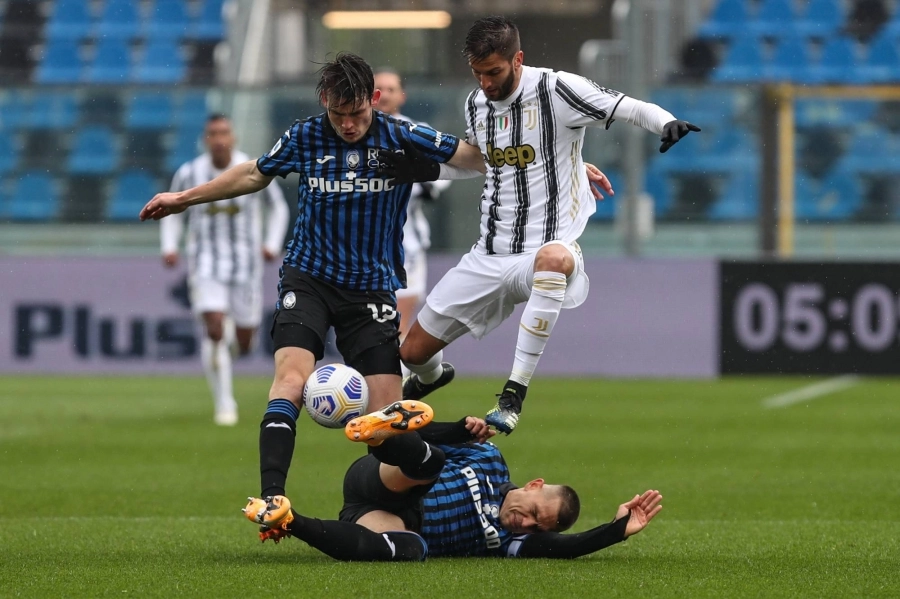 أتلانتا ويوفنتوس أمس بالدوري الإيطالي (د ب أ)