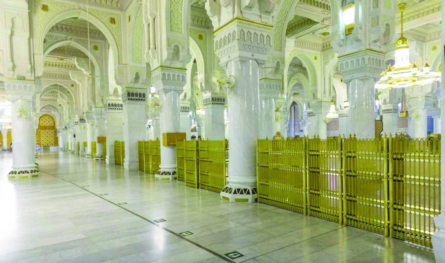 






قاعات انتظار للمعتمرين في توسعة الملك فهد               (مكة)