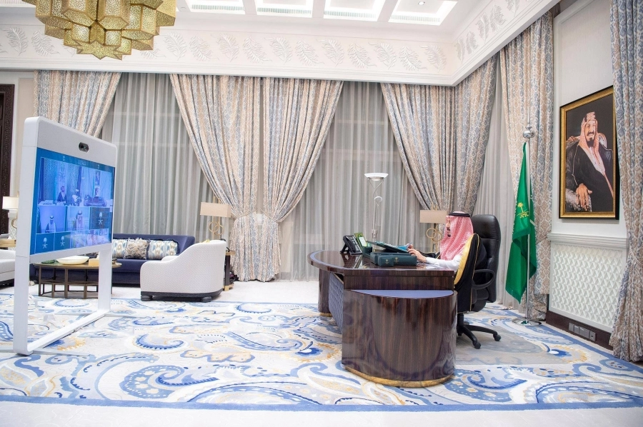 الملك سلمان مترئسا جلسة مجلس الوزراء عبر الاتصال المرئي (واس)