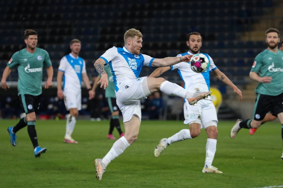 شالكه في مباراته أمام أرمينيا (د ب أ)