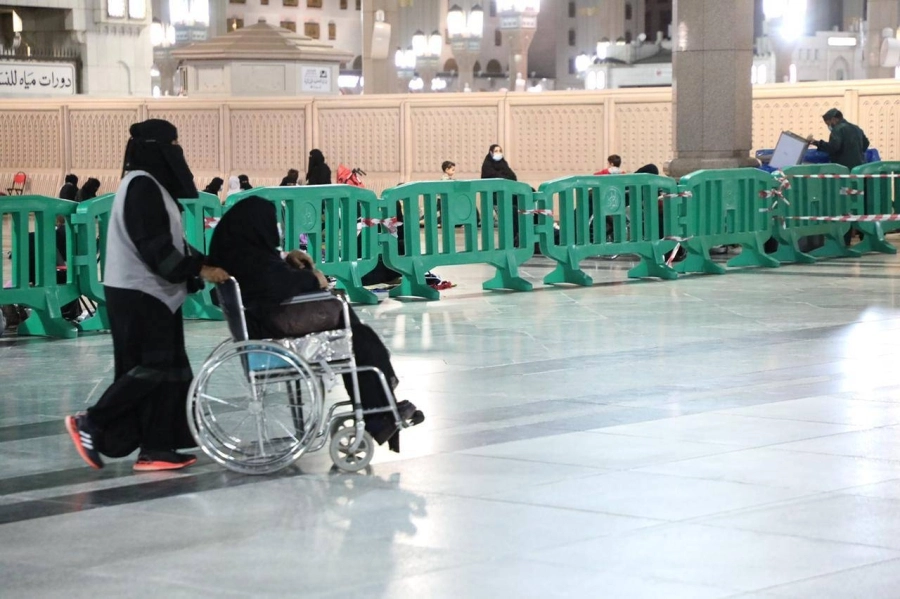 






مساعدة كبار السن من قبل المتطوعات   (مكة)