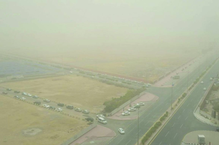 






موجة غبار سابقة تغطي محافظة جدة                                                                          (مكة)