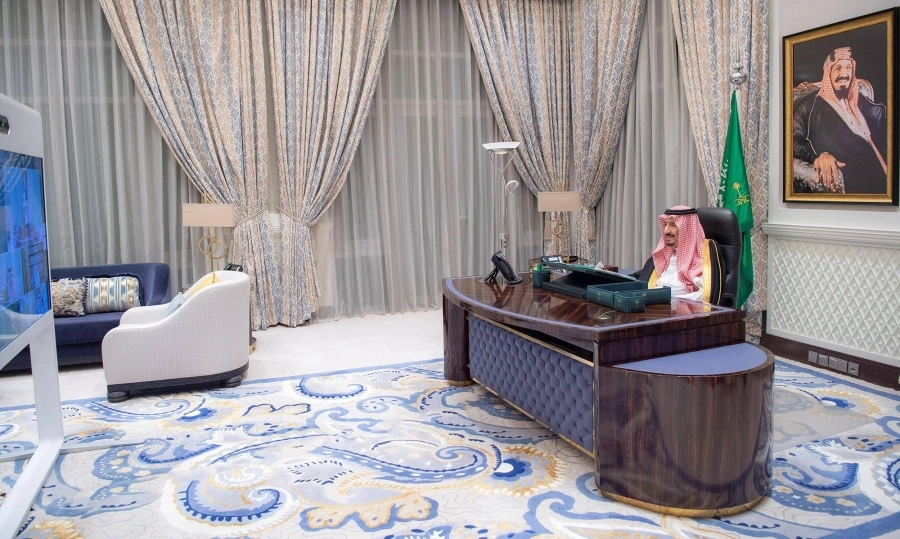 الملك سلمان مترئسا جلسة مجلس الوزراء عبر الاتصال المرئي (واس) 