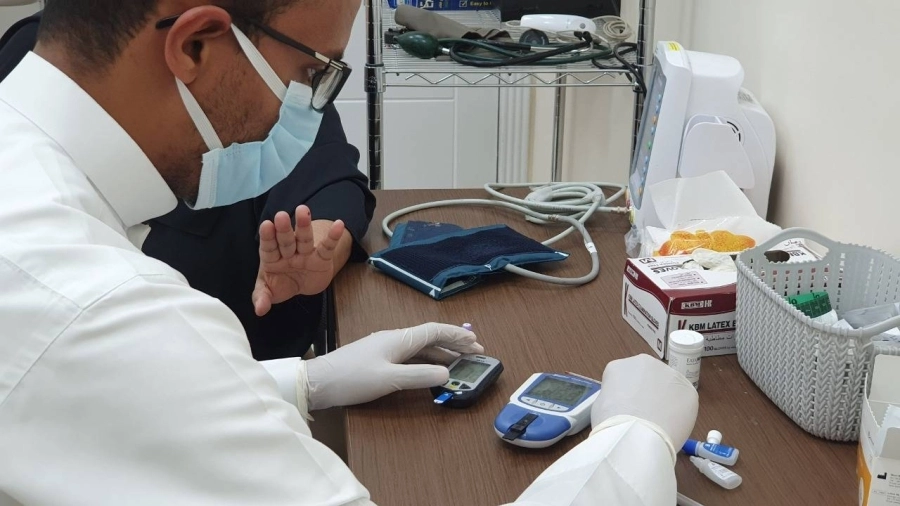 العيادات الاستشارية المجانية تستقبل حالات الأمراض المزمنة في رمضان بالعاصمة المقدسة
