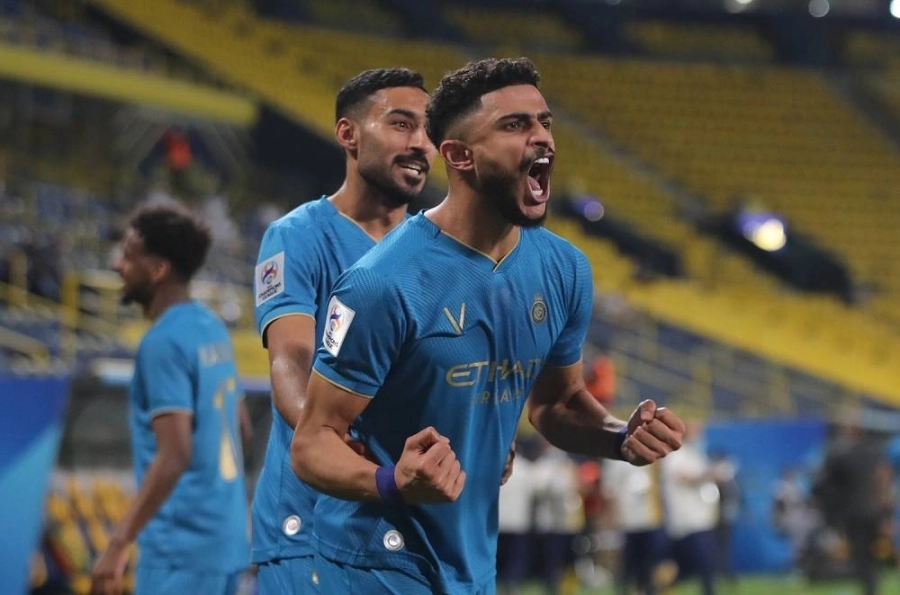 






فرحة عبدالإله العمري بهدفه أمس                                     (نواف الجبني)