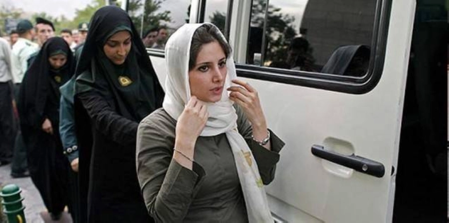 ناشطات ايرانيات في طريقهم للسجن  (مكة)