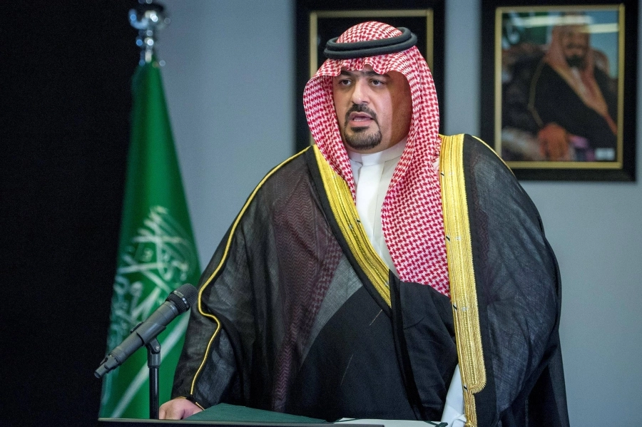 






فيصل الإبراهيم خلال أداء القسم أمام خادم الحرمين  (واس)