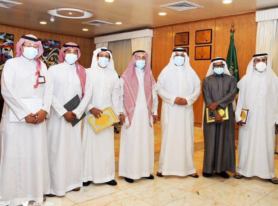 المسعودي يكرّم منسوبي إدارة الإعلام والاتصال بتعليم جدة