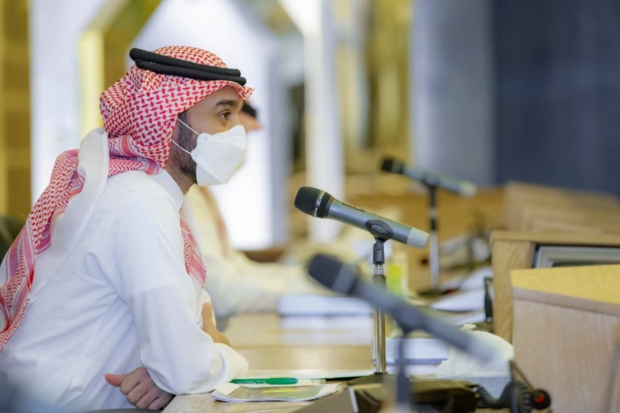 عبدالعزيز بن تركي متحدثا لرؤساء الأندية أمس                           (مكة)