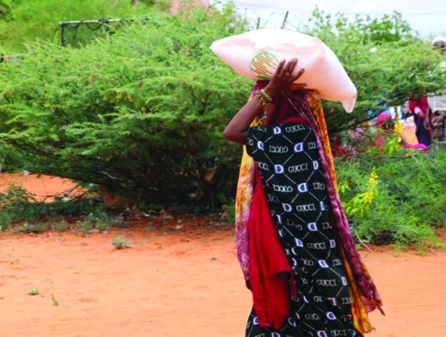 من توزيع زكاة الفطر في الدول الثلاث                                                  (مكة)