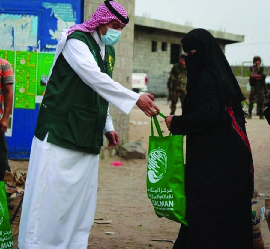 من توزيع زكاة الفطر في الدول الثلاث                                                  (مكة)