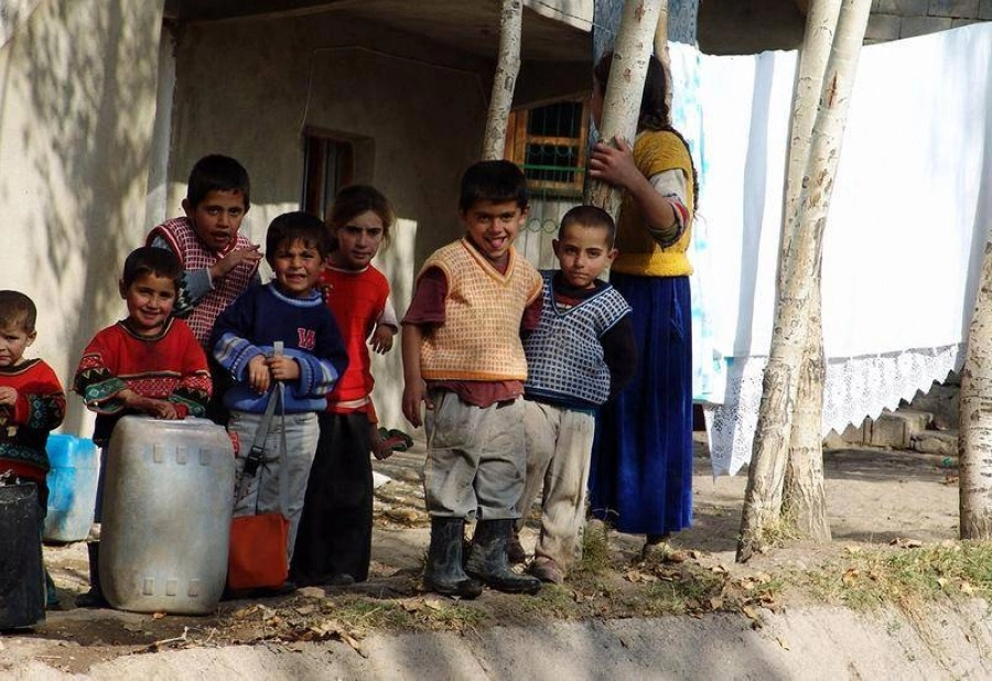 






أطفال أتراك يعانون من المرض والخوف                                            (مكة)