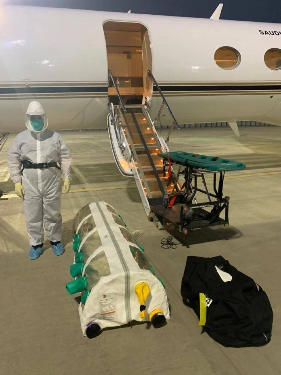 من إجراءات نقل العائلة المصابة بكورونا             