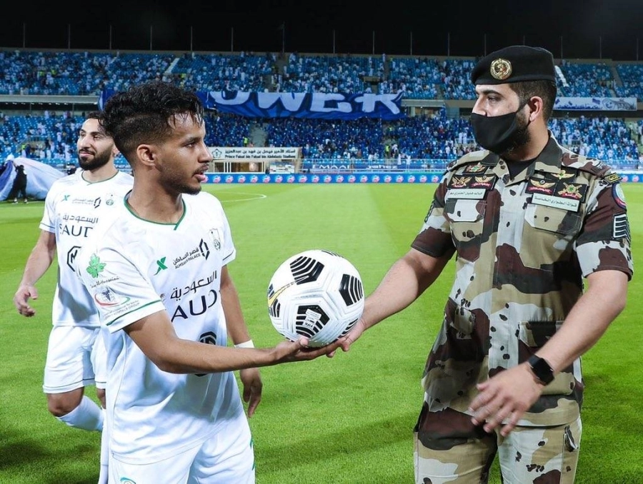 






تكريم أحد منسوبي رجال الأمن                       (مكة)