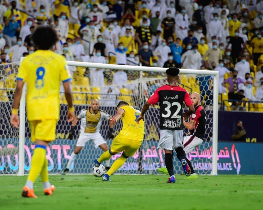 






هدف حمدالله الثاني في الرائد أمس                       (مكة)