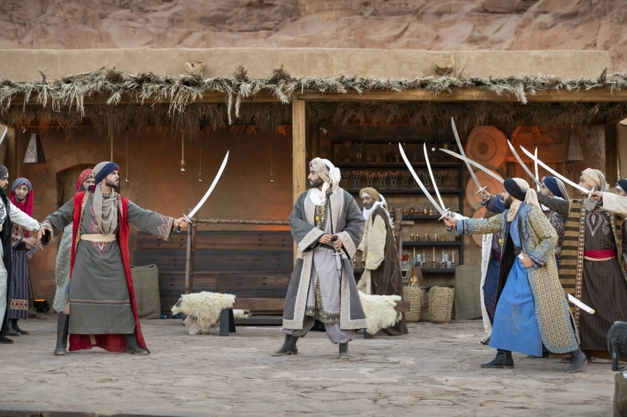 






من مشاهد المسرحية                               (مكة)