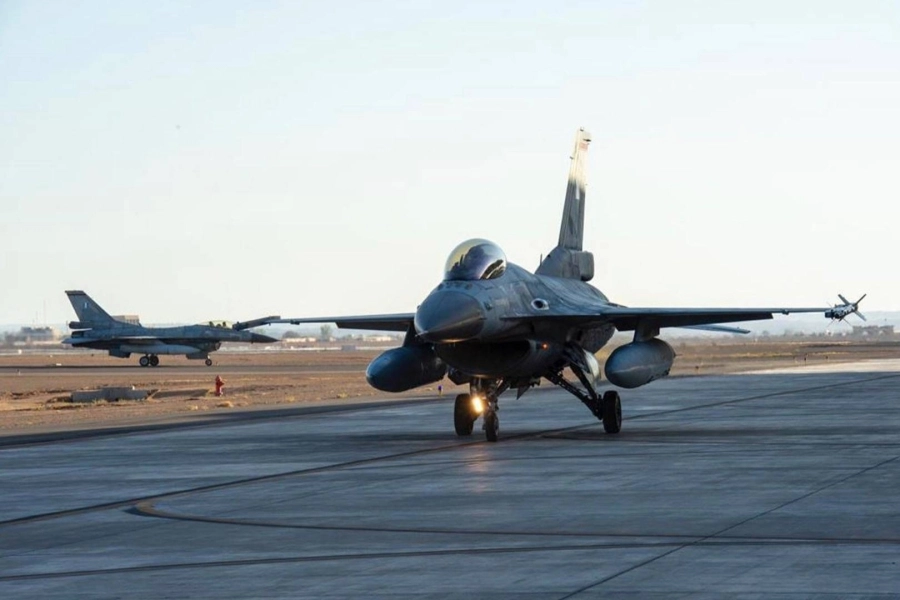 اكتمال وصول مجموعة القوات الجوية اليونانيه المشاركة في تمرين عين الصقر ٢ (وزارة الدفاع)