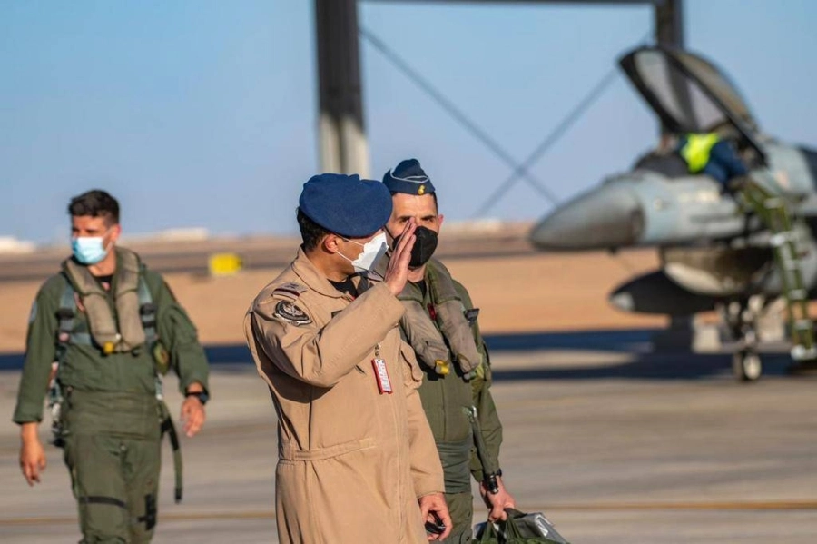 من وصول القوات الجوية اليونانية (مكة) 