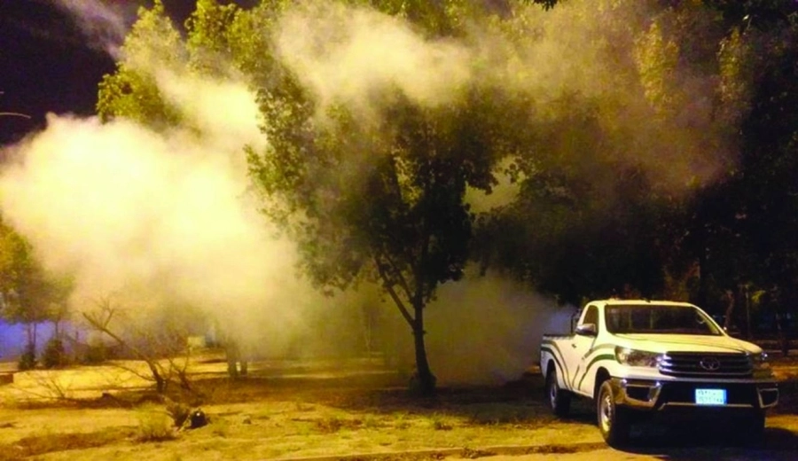 إحدى مركبات الرش الضبابي         (مكة)