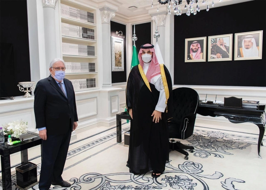 






وخلال استقباله مارتن غريفيث