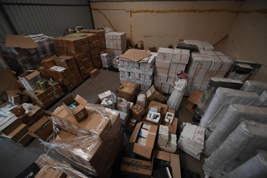 






أجهزة طبية مستعملة ضبطت داخل المستودع                            (مكة)