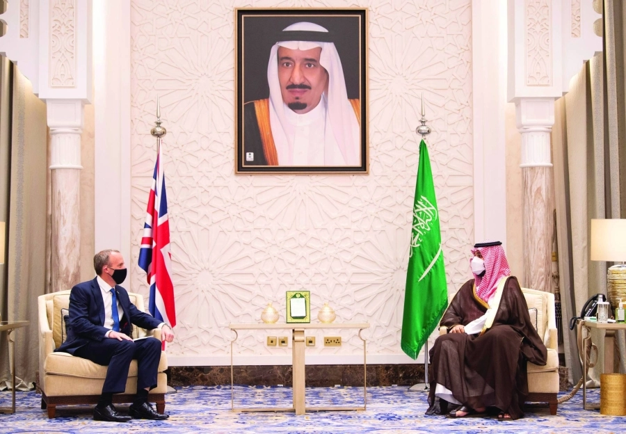 






الأمير محمد بن سلمان خلال لقائه دومينيك راب                                       (واس )