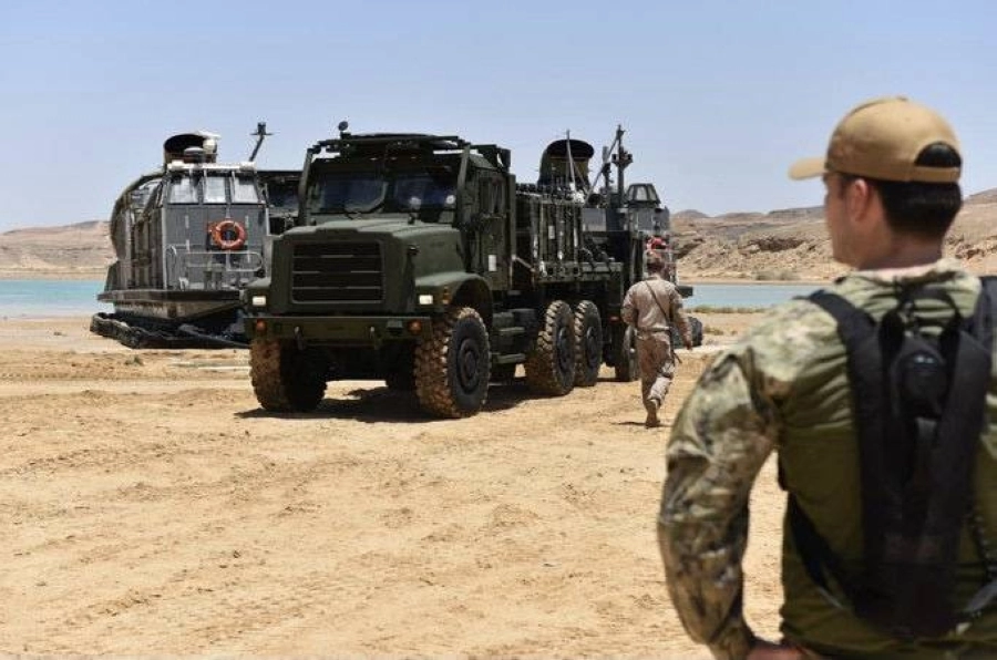 انطلاق مناورات تمرين (مخالب الصقر 4) بين القوات البرية الملكية السعودية والأمريكية بالمنطقة الشمالية الغربية (وزارة الدفاع)