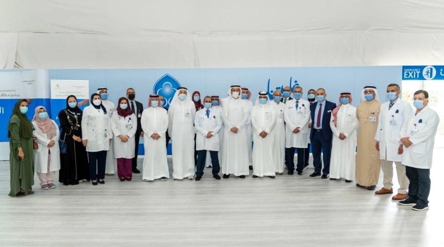 وزير الصحة مع إدارة المركز الطبي الدولي