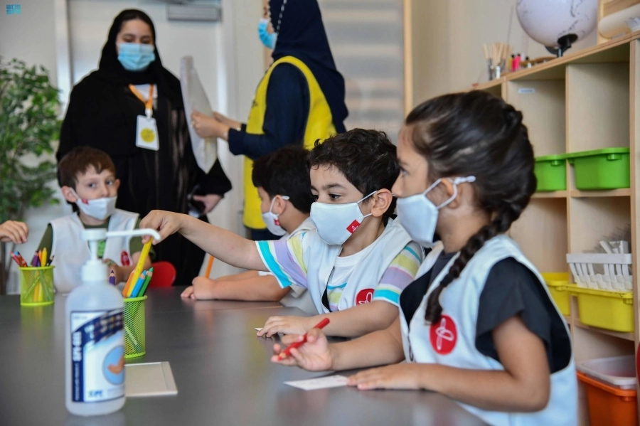 






أطفال يتلقون تدريبا بمركز إثراء                   (مكة)