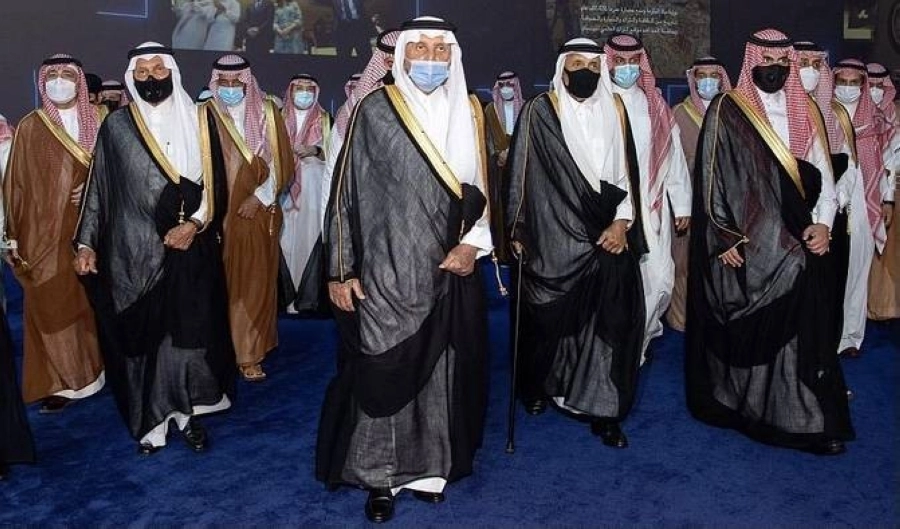 أمير مكة المكرمة يفتتح معرض المشروعات الرقمي ويكرم الفائزين بجائزة مكة للتميز (واس)