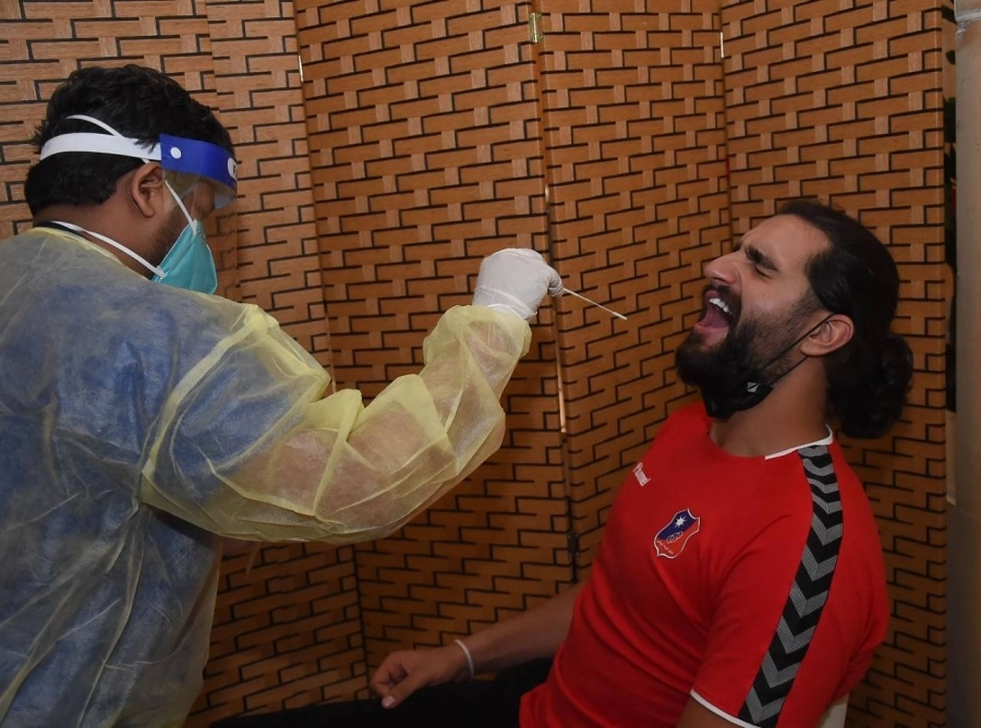 خضوع أحد اللاعبين لفحص كورونا