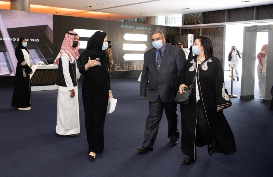 F220D1E1-9F8E-44A0-AEC7-DE19DD5DB81C