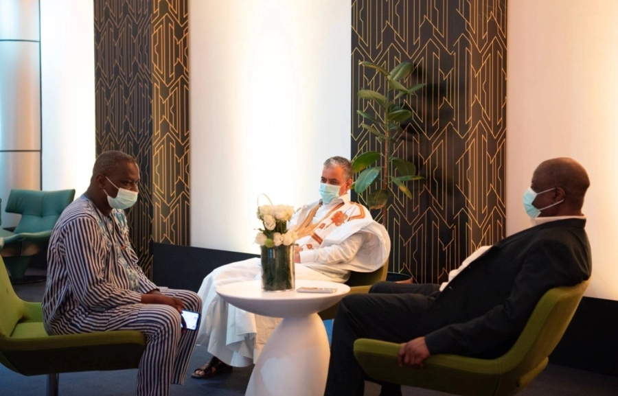 استقبال السفراء وزيارتهم 