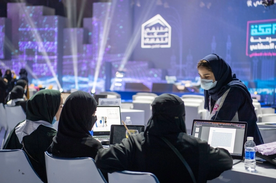 المشاركون في تحدي البرمجة                         (مكة)