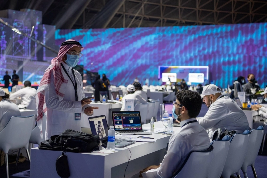 المشاركون في تحدي البرمجة                         (مكة)