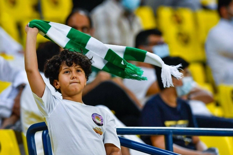 جمهور آزر الأخضر أمس                                          (مكة)