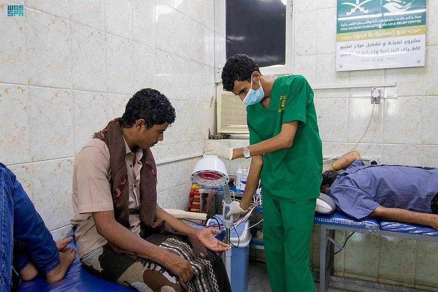 جانب من الخدمات التي تقدم في عدن (واس)