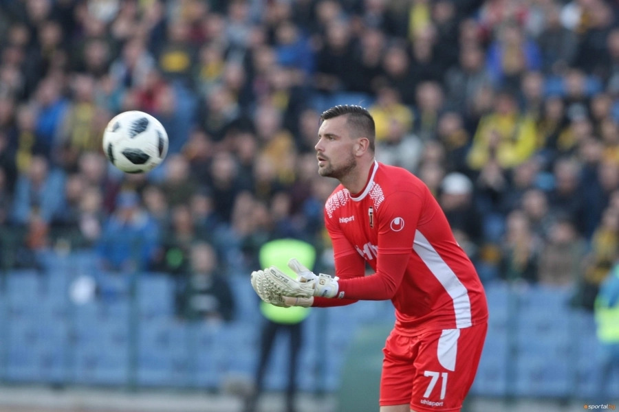 






مارتن لوكوف