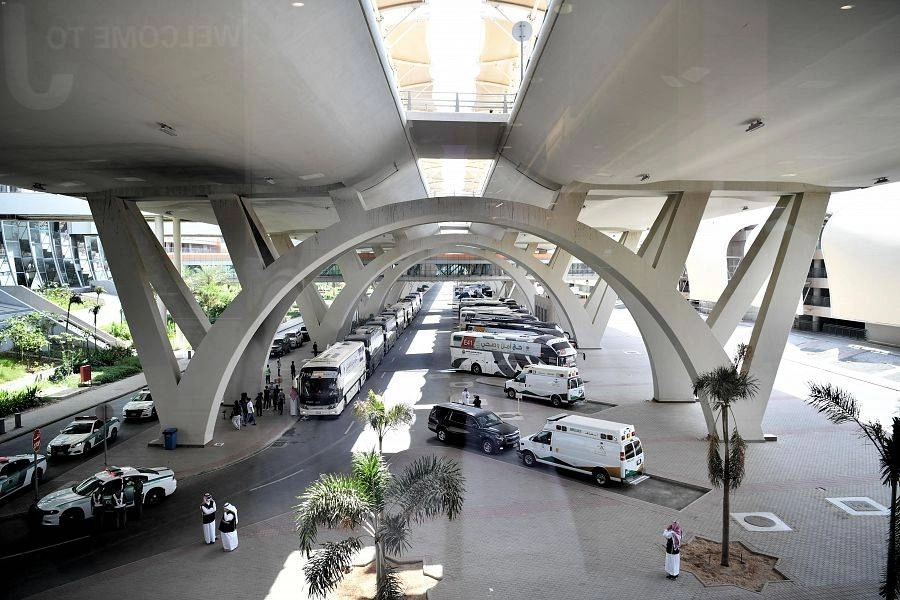 






حافلات نقل الحجاج العام الماضي                                           (مكة)