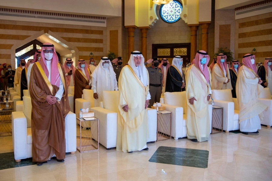 جانب من حفل توقيع الاتفاقيات أمس              (مكة)