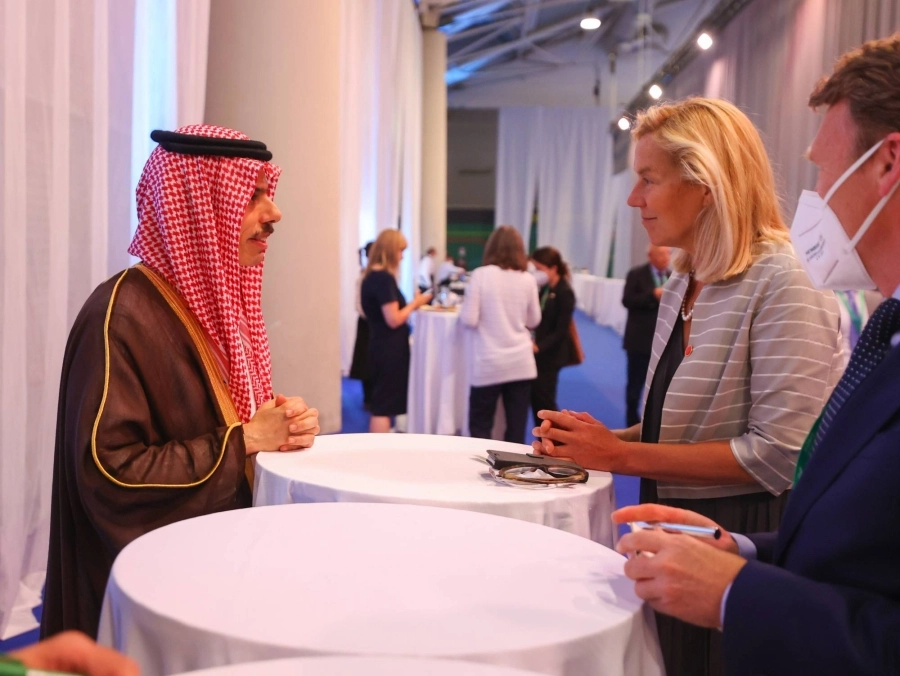 فيصل بن فرحان ووزيرة الخارجية الهولندية        (موقع الخارجية)