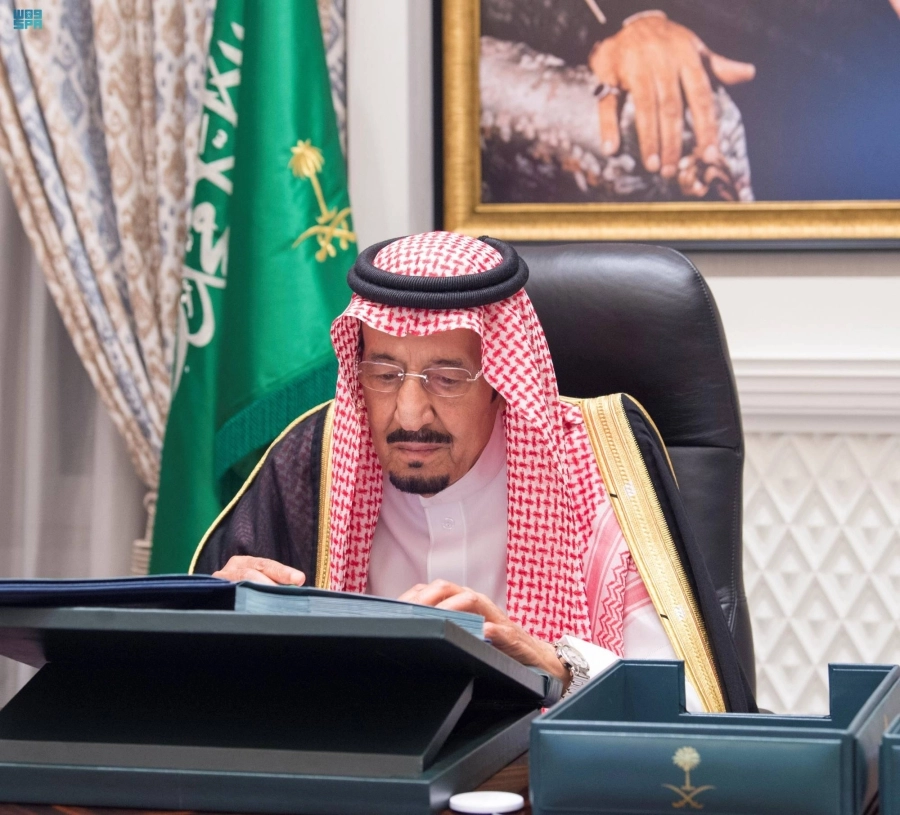 خادم الحرمين خلال الجلسة                              (واس)