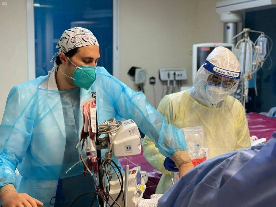 






مكافحة كورونا من خلال تقنية الإيكمو                                                          (مكة)