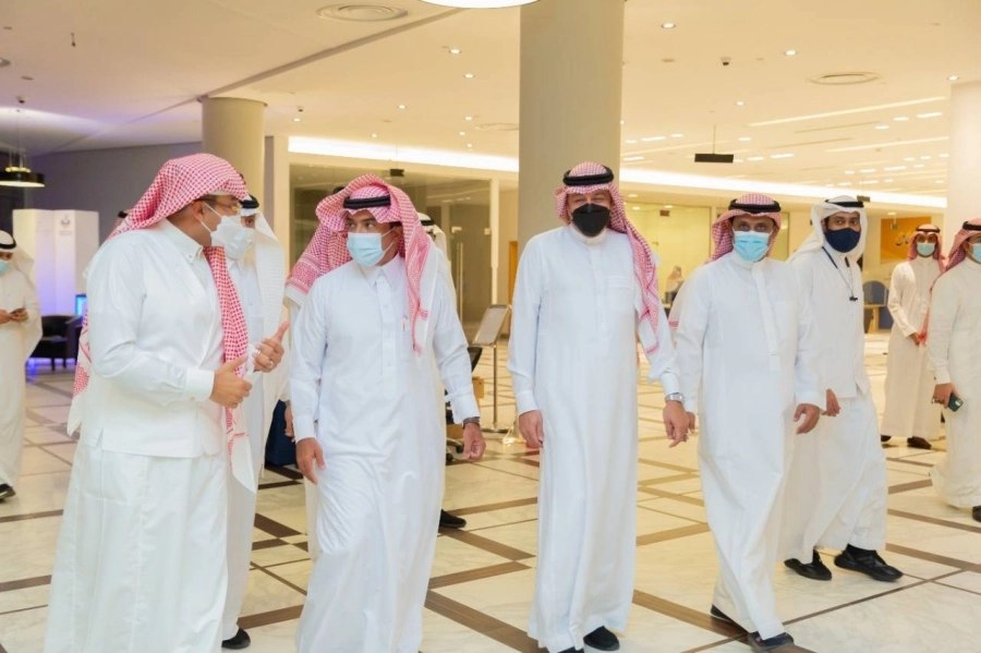 دشن رئيس اتحاد الغرف السعودية رئيس مجلس إدارة غرفة الرياض عجلان العجلان مساء أمس (الاثنين) مركز مكة للتحكيم التجاري بغرفة مكة المكرمة