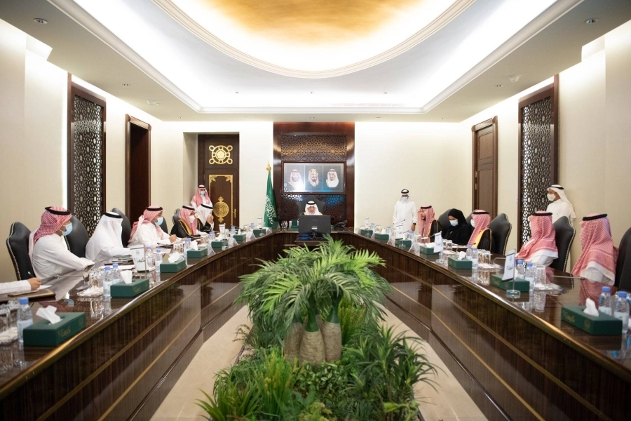 






خالد الفيصل خلال ترؤسه الاجتماع                                                      (مكة)